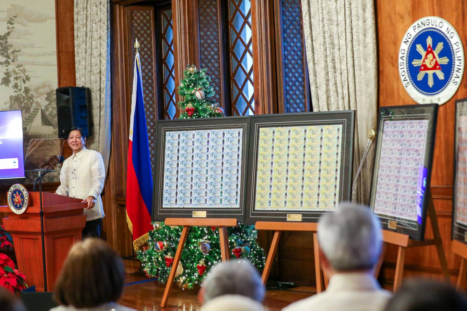 Presentation of the First Philippines Polymer Banknote Series