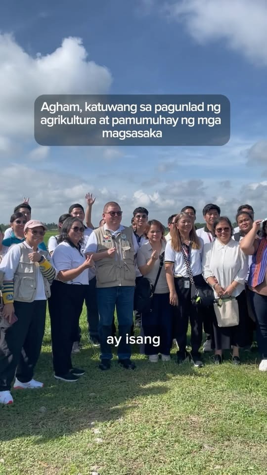 Sa unang pagkakataon ay namahagi si Pangulong Bongbong Marcos ng 16 na mobile soil laboratory (MSL), isa sa bawat rehiyon ng bansa. Ang MSL ay magagamit sa pagsusuri ng lupang sakahan. Mahalaga itong programa dahil matutukoy ang kulang na sustansya sa lupa upang ito ay magbigay ng mas masagang ani.  #DA #ParaSaMasaganangBagongPilipinas #BagongPilipinas #OnDAGround #InDANews